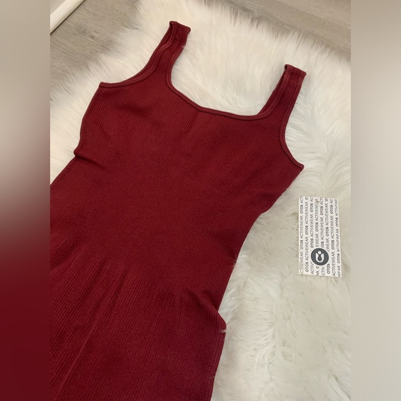 Compression seamless ribbed jumpsuit - Picture 5 of 6